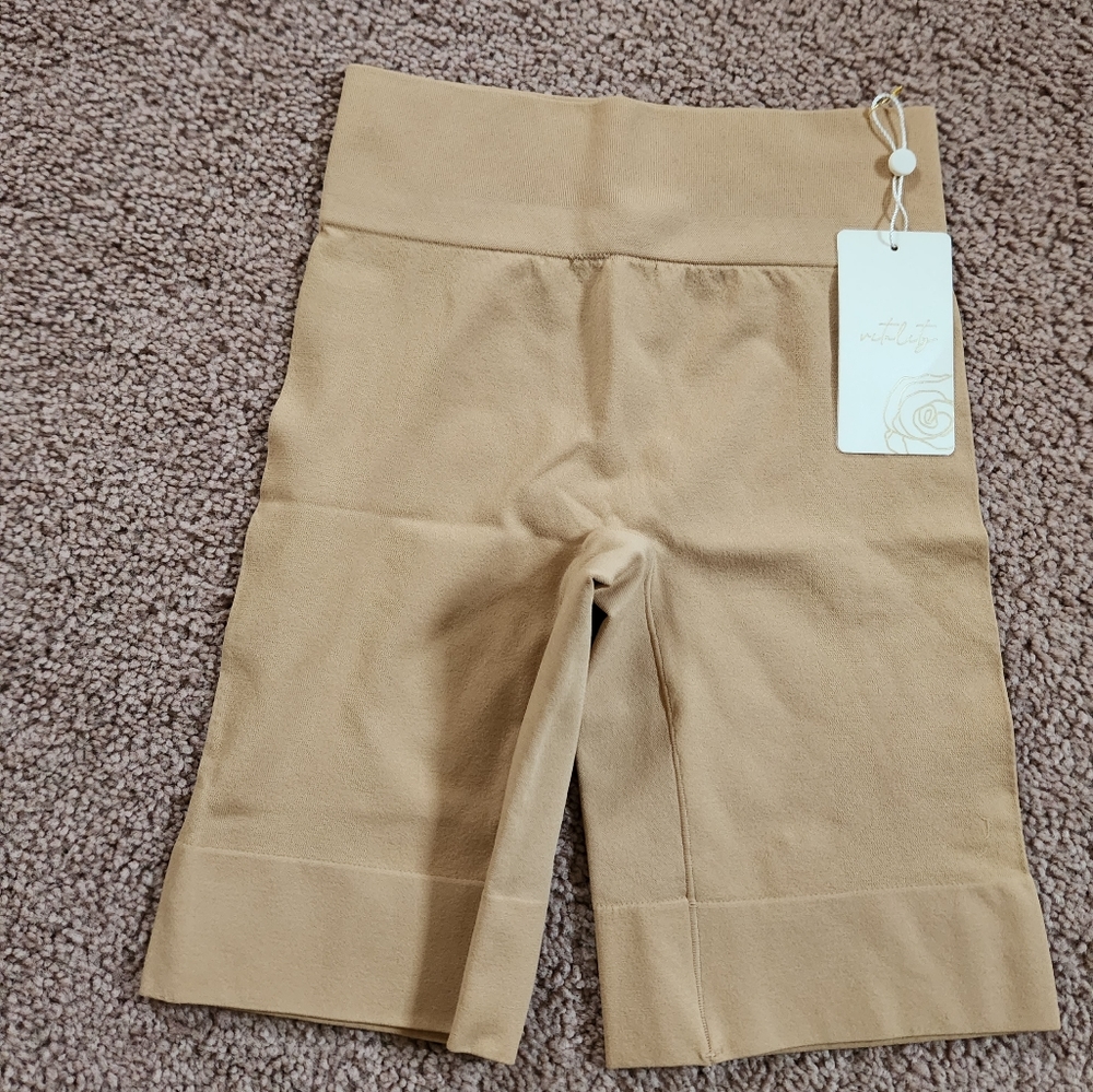 Balance Athletica/Vitality Contour Short in Honey. Size Medium. NWT